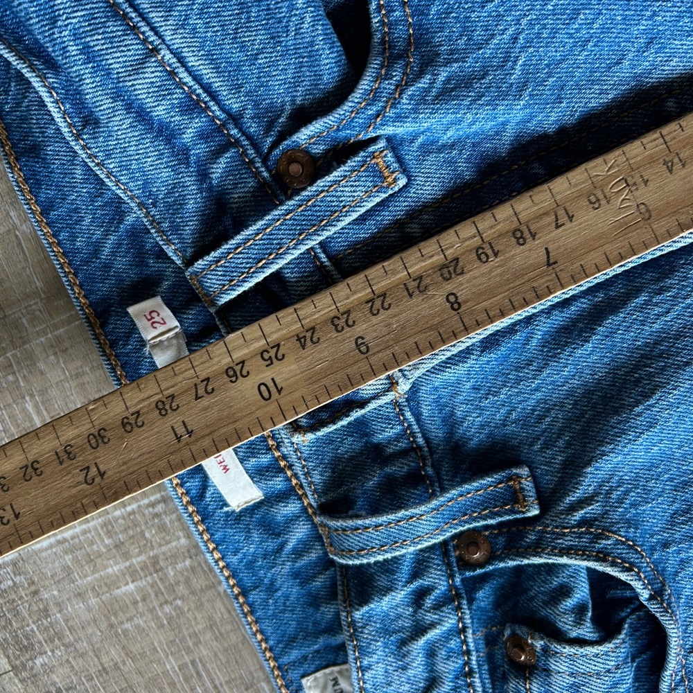 Levi's High Rise Blue Jeans - Picture 11 of 15